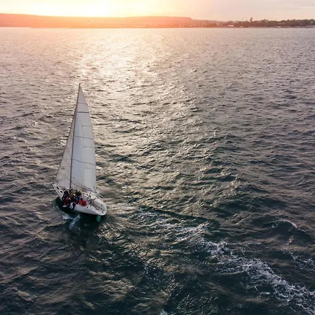 Seeglueck Seeliebe - Charmante Jugendstilwohnung Mit Parkplatz Direkt Im Zentrum Nahe Bahnhof Und Seeufer In Apartamento *