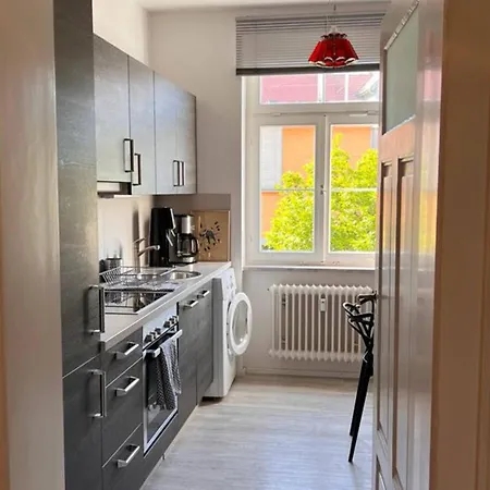 Seeglueck Seeliebe - Charmante Jugendstilwohnung Mit Parkplatz Direkt Im Zentrum Nahe Bahnhof Und Seeufer In Constanza